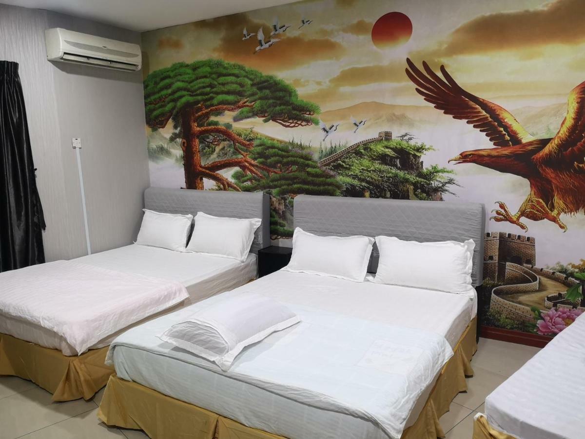 Home Inn Hotel 2*