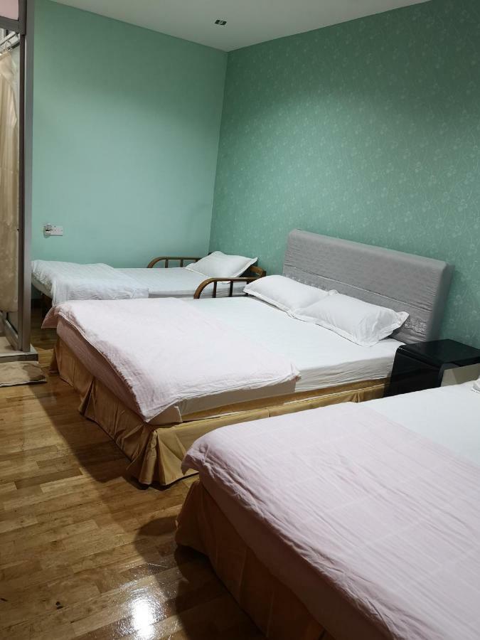 Hotel Home Inn Hotel 2*